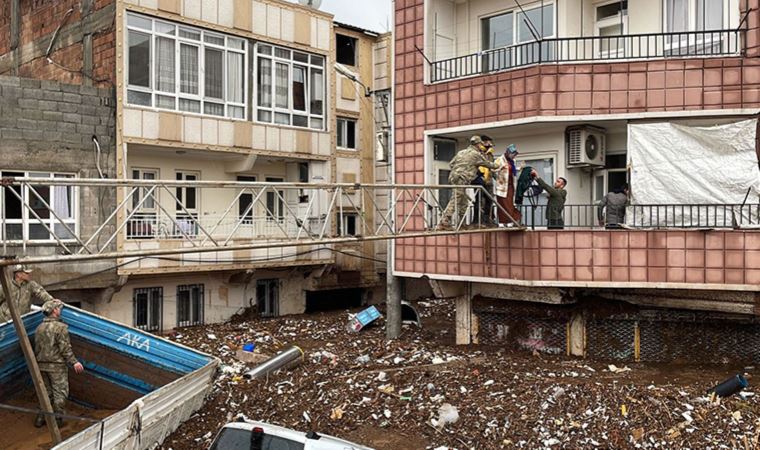 MSB duyurdu: Yaya geçiş köprüsü ile 113 vatandaşımız tahliye edildi!