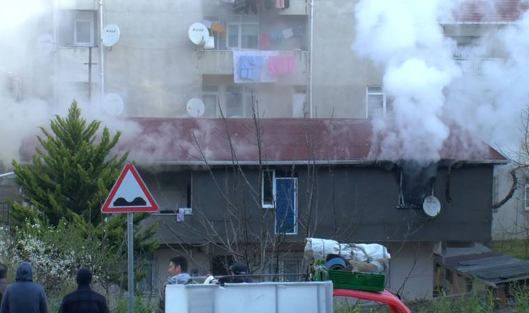 Maltepe'de panik anları: Ailesiyle birlikte oturduğu evi ateşe verdi