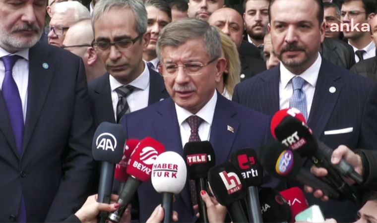 Son dakika... Ahmet Davutoğlu'ndan İYİ Parti İstanbul İl Başkanlığı önünde Erdoğan'a çağrı: 'Bir kez daha uyarıyorum...'