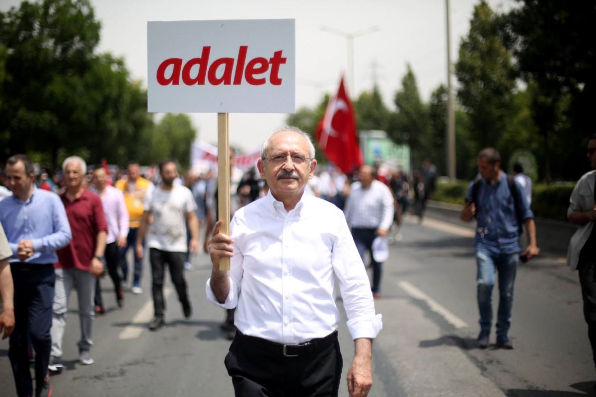 Millet İttifakı adayı Kemal Kılıçdaroğlu kimdir? Kemal Kılıçdaroğlu kaç yaşında, nereli? Kemal Kılıçdaroğlu'nun siyasi yaşamı....