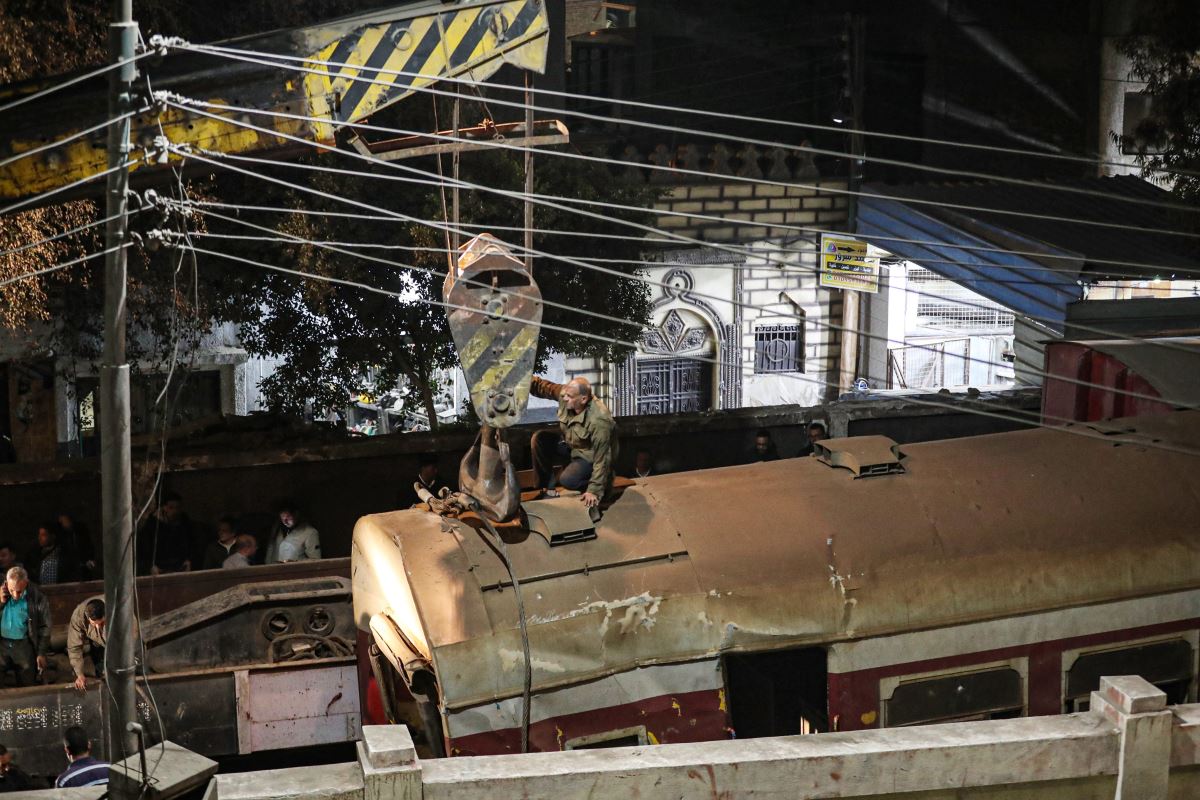 Mısır'daki tren kazasında en az iki kişi yaşamını yitirdi