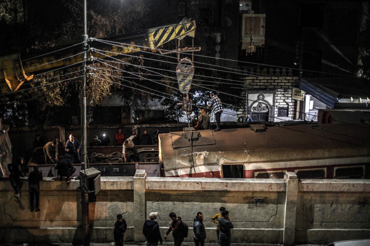 Mısır'daki tren kazasında en az iki kişi yaşamını yitirdi