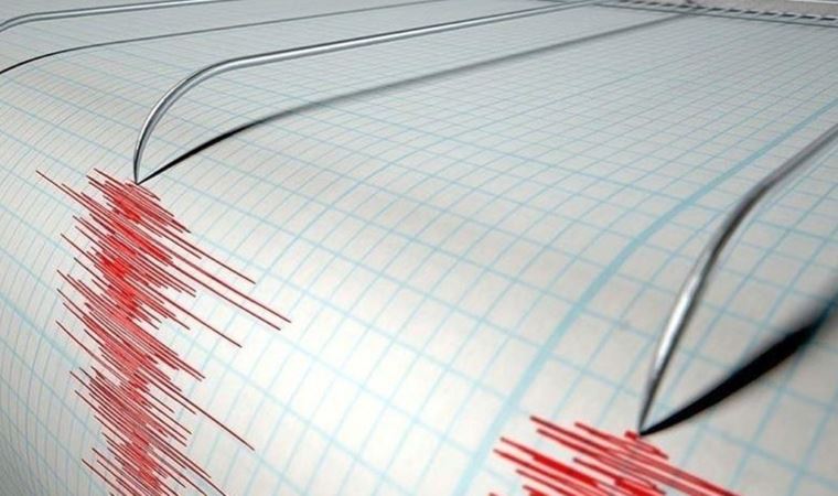 Son Dakika: Marmara Denizi'nde 3.9 büyüklüğünde deprem...  İstanbul, Bursa ve çevre illerden de hissedildi