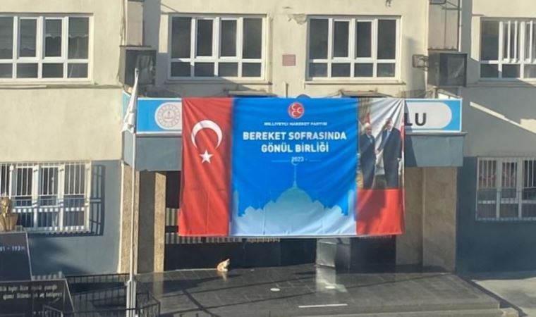 Öğrenciler okulda iken siyaset