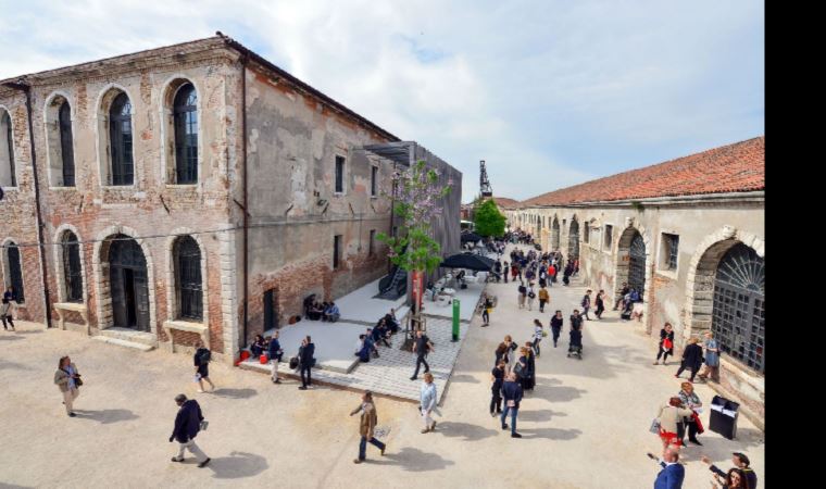 Terk edilmiş binaların hikâyeleri 'Bienal'de