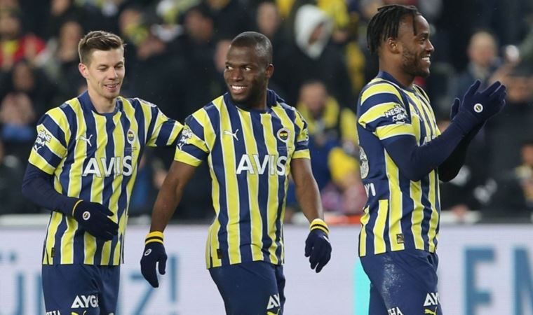 Fenerbahçeli futbolcu Enner Valencia'nın menajerinden transfer yanıtı!