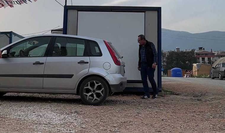 İş insanı Hatay'da depremzedeler için sinema salonu kurdu