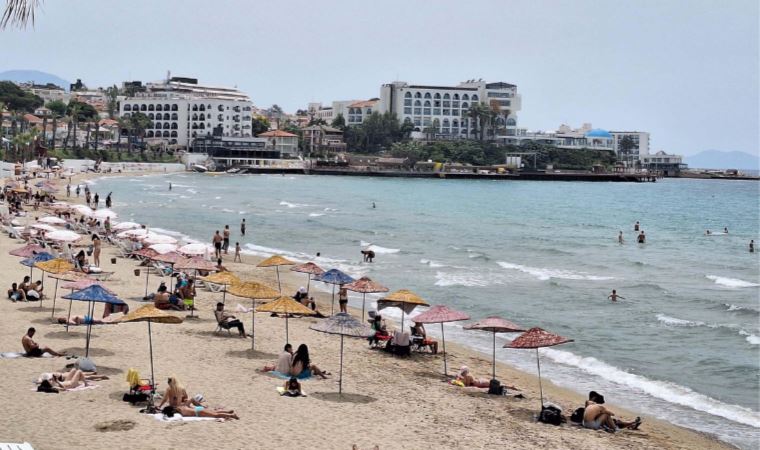 Kuşadası'nda oyunu kullananlar sahile koştu