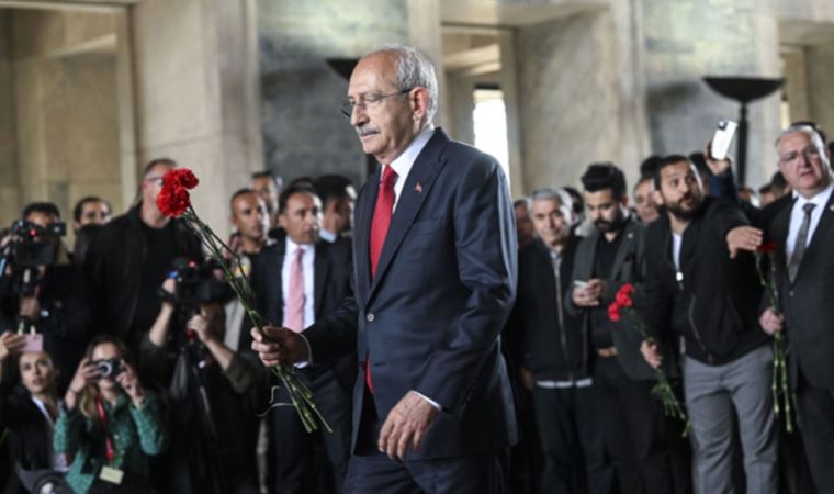 Son dakika... Anıtkabir'de yoğun ilgi: Kemal Kılıçdaroğlu 19 Mayıs'ta Ata'nın huzuruna çıktı