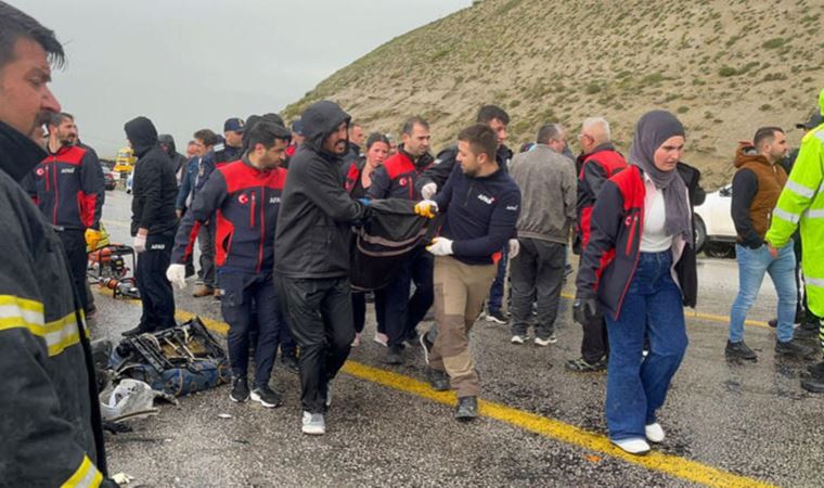 Son Dakika: Sivas'ta feci kaza! Ölü ve yaralılar var!