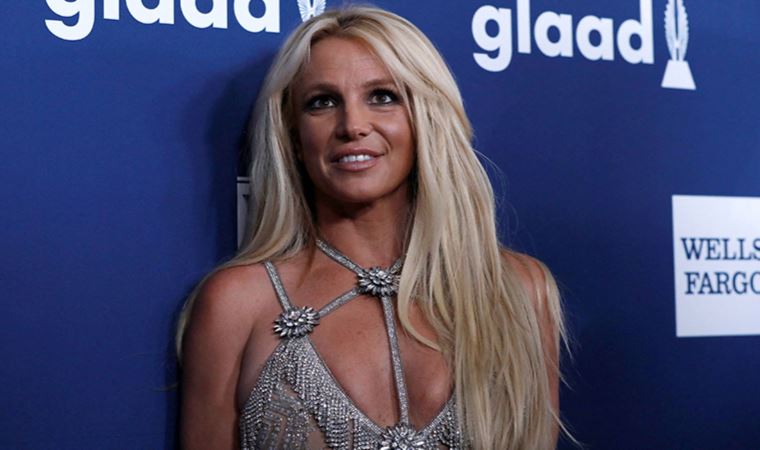 Britney Spears'ın kitabına hukuk engeli