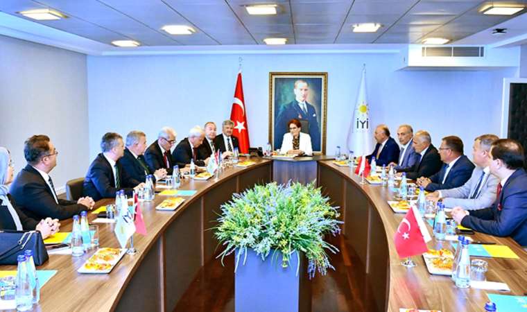 İYİ Parti Genel Başkanı Meral Akşener, partisinin belediye başkanlarıyla bir araya geldi (12 Haziran 2023)