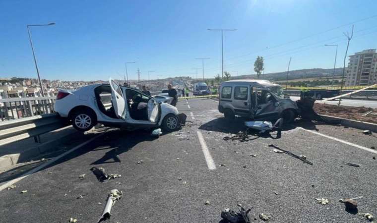 Şanlıurfa'da feci kaza... Otomobil, hafif ticari araca çarptı: 3 ölü, 2 yaralı