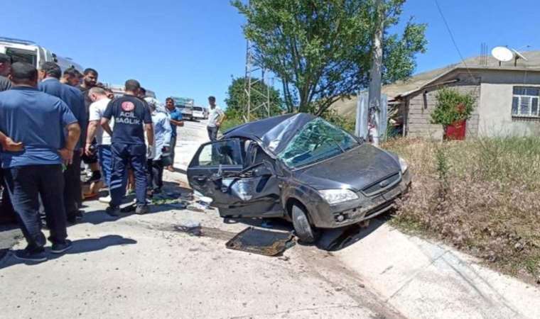 Bitlis'te feci kaza! İki araç birbirine girdi, 5 kişi yaralandı