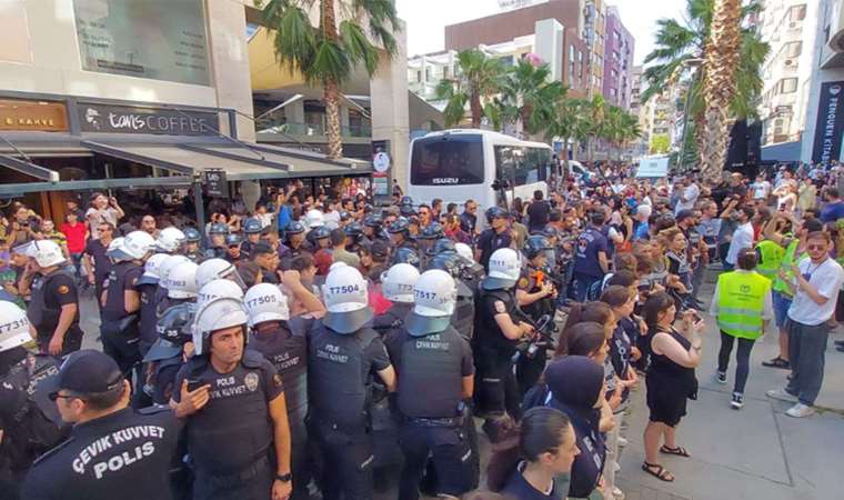 İzmir'de Onur Yürüyüşü'ne polis müdahalesi: Çok sayıda gözaltı