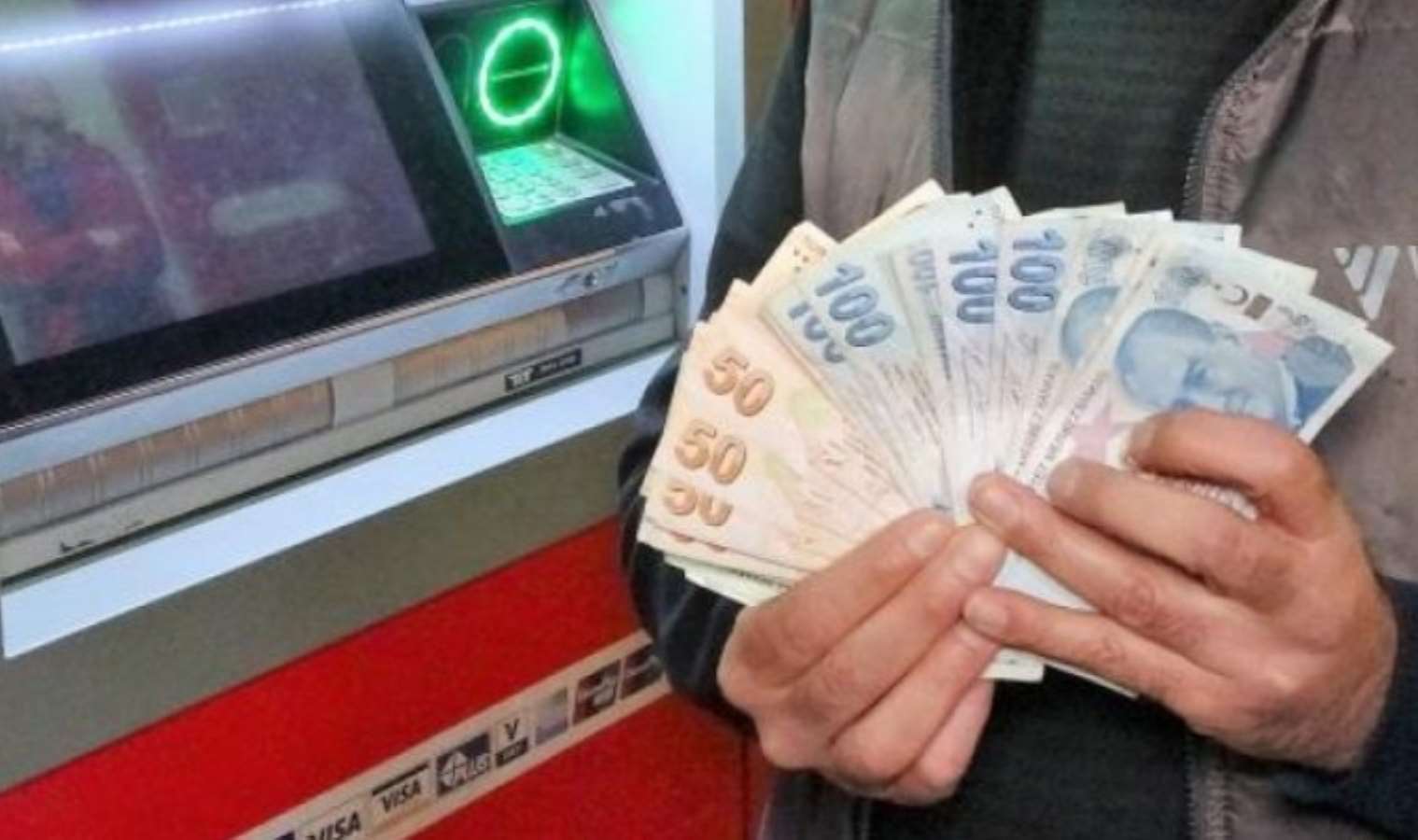 Emeklilik sistemi kökten değişiyor: Çalışan emekliler için maaş kesintisi sona eriyor! Çifte maaş müjdesi gündemde...