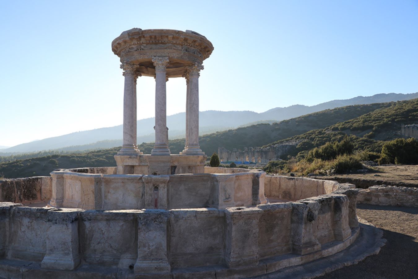 Kibyra'da ayağa kaldırılan anıtsal çeşmeden 1300 yıl sonra su akıyor