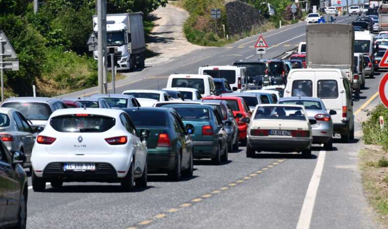 Bayram tatilinin son gününde dönüş trafiği başladı