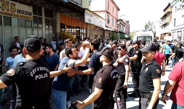 Bursa'da borç-alacak kavgası! Suriyeli kiracıyla mülk sahibi arasında kavga çıktı, ortalık karıştı: 5 yaralı 4 gözaltı