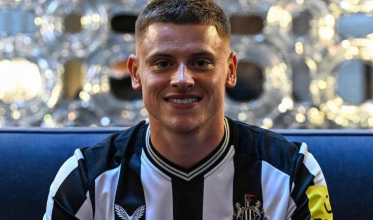 Harvey Barnes resmen Newcastle United'da