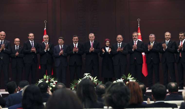 AKP kulislerinde konuşulanlar sızdı: Kabinede ilk değişecek bakanlar kimler olur?