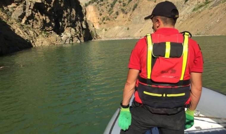 Artvin’de Çoruh Nehri'ne düşen sürücü 44 gündür aranıyor