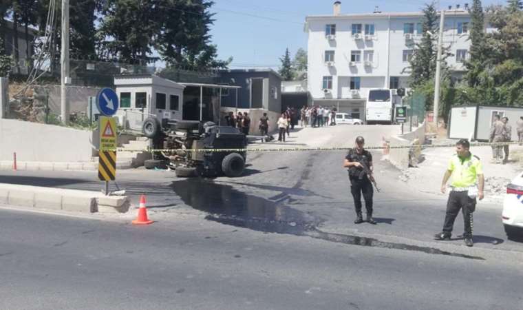 Şanlıurfa'da zırhlı polis aracı devrildi: 1 polis şehit oldu