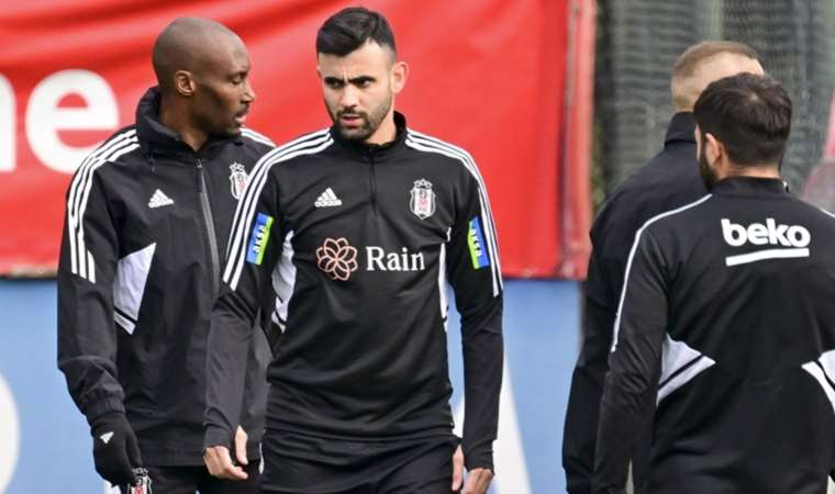 Beşiktaşlı Rachid Ghezzal'ın ailesi trafik kazası geçirdi