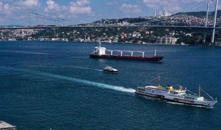 İstanbul Boğazı’nda gemi trafiği açıldı