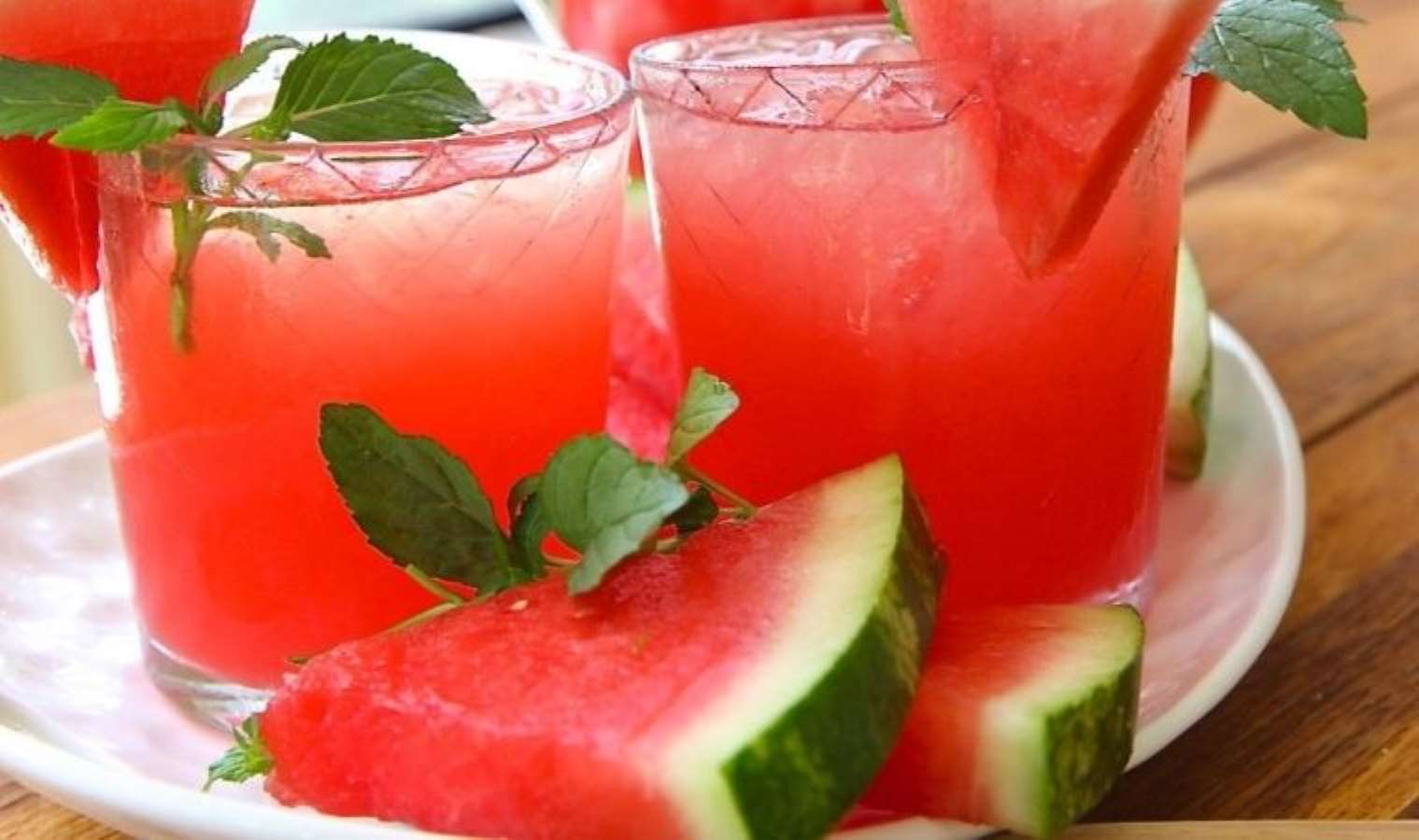 Yazın sevilen meyvesini göbek eritmek için tüketmek: Meyve suyu içerek kilo verin...