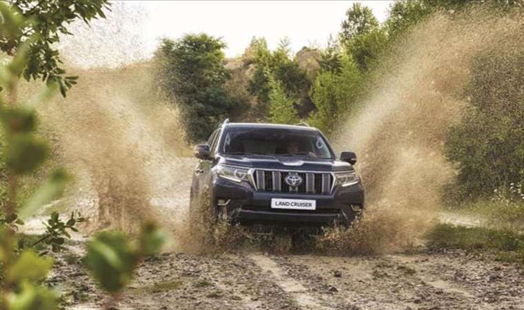 Toyota Land Cruiser'ın hibrit versiyonunu çıkartıyor