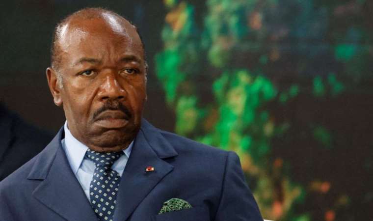 Gabon Devlet Başkanı Ondimba evinde alıkonuldu