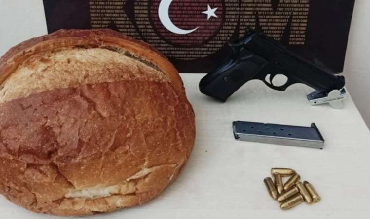 Böylesi görülmedi! Muğla'da ekmek arasına gizlenmiş tabanca yakalandı