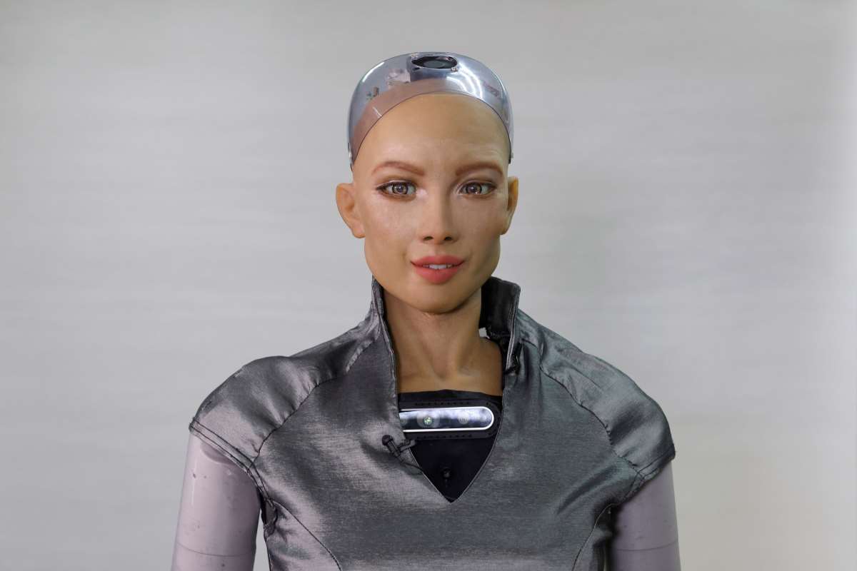 13 Most Inspiring and Witty Tweets from Sophia the Robot