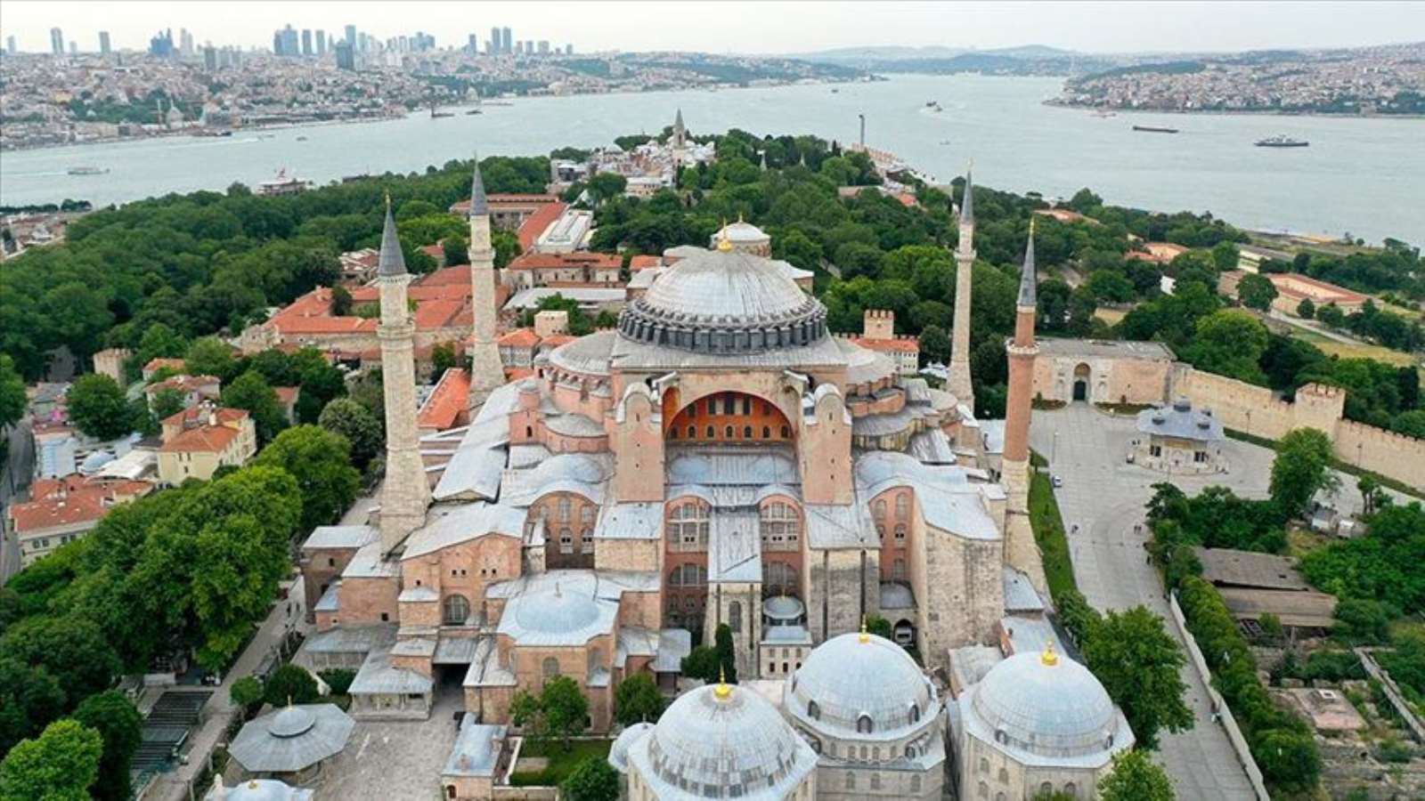 5 Historical Structures to Visit in Istanbul