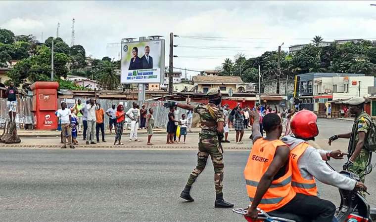 AB'den Gabon'daki cuntaya seslendi: İtidal çağrısı yaptı