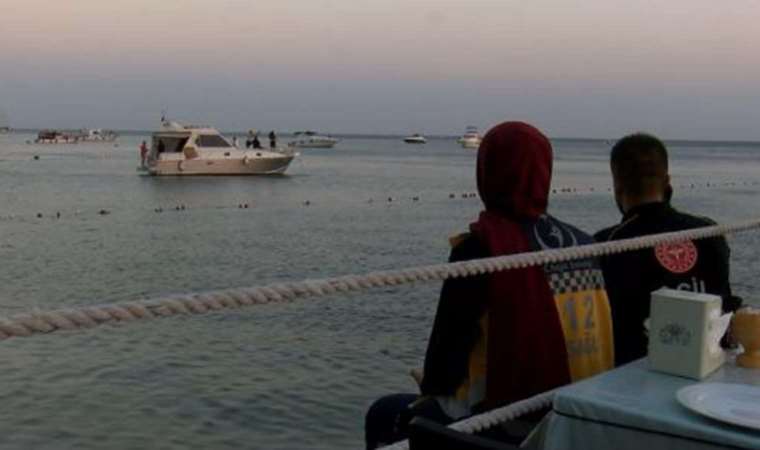 Büyükçekmece’de denize açılan çift kayboldu: Baba kurtarıldı, anne aranıyor