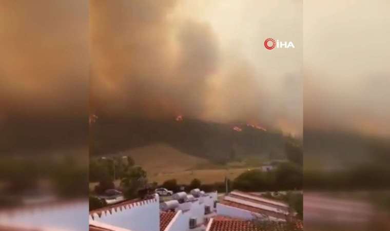 İtalya’nın Sardunya Adası’nda yangın: 4 kişi yaralandı, 600 kişi tahliye edildi