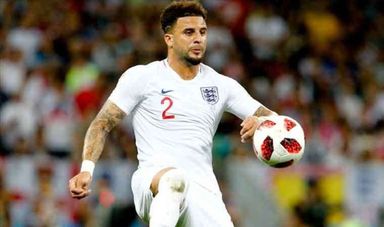 Kyle Walker 2026'ya kadar Manchester City'de