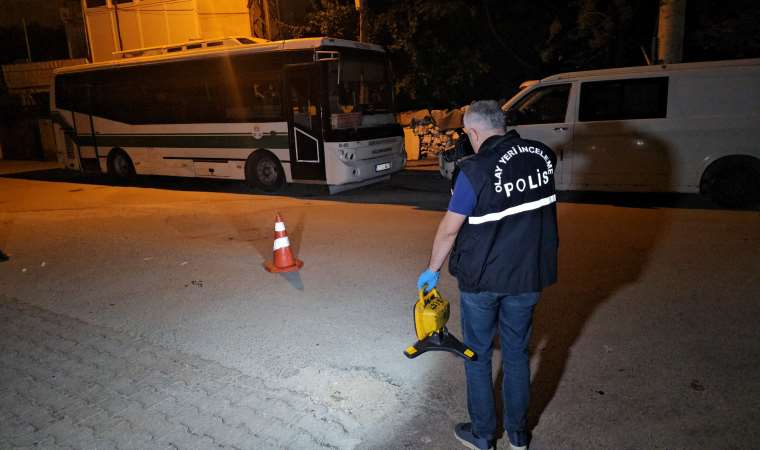 Adana'da dehşet: Otomobilde uğradığı silahlı saldırıda yaralandı