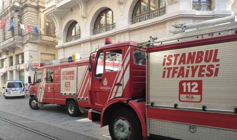 İstiklal Caddesi’nde yangın paniği: Cadde dumanla kaplandı