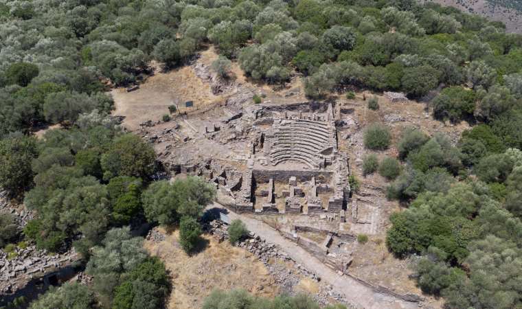 Aigai Antik Kenti'nde heyecanlandıran keşif: Hepsi tam 2 bin 500 yıllık...