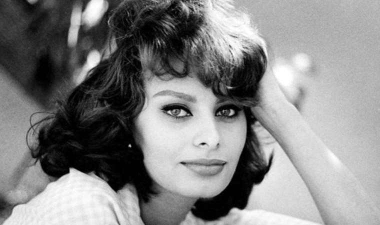 Hollywood yıldızı Sophia Loren hastaneye kaldırıldı