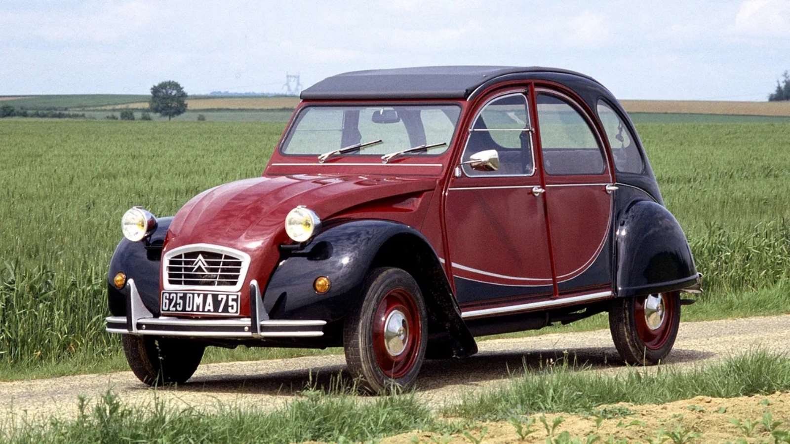 Citroen efsanesi 2CV 75 yaşında: Ördek fotoğrafları göz doldurdu!