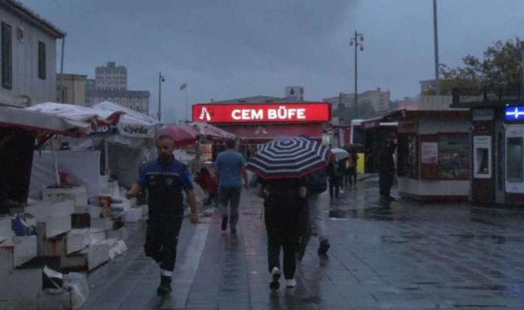 İstanbul'da sağanak yağış etkiliyor oluyor