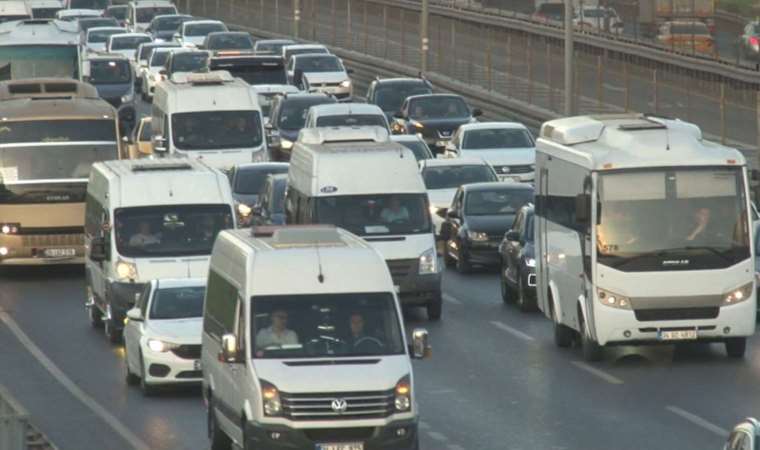 'Okula uyum' haftası başladı: İstanbul'da trafik yoğunluğu oluştu