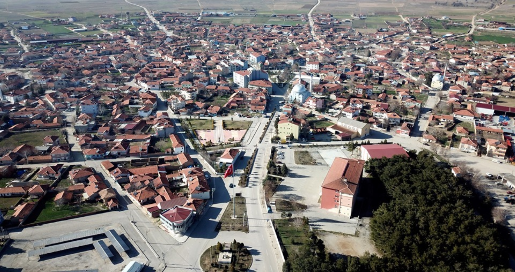 Afyonkarahisar'ın ilçeleri! Afyonkarahisar'ın kaç ilçesi var? Afyonkarahisar'ın ilçe nüfusları kaç? Afyonkarahisar'ın ilçe belediye başkanları kim?