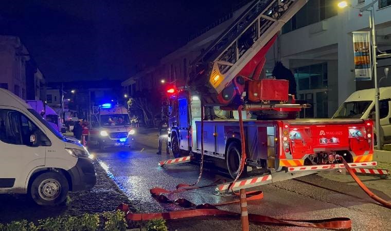 Ümraniye Sanayi Sitesi'nde yangın: Mahsur kalan işçi dumandan etkilendi!