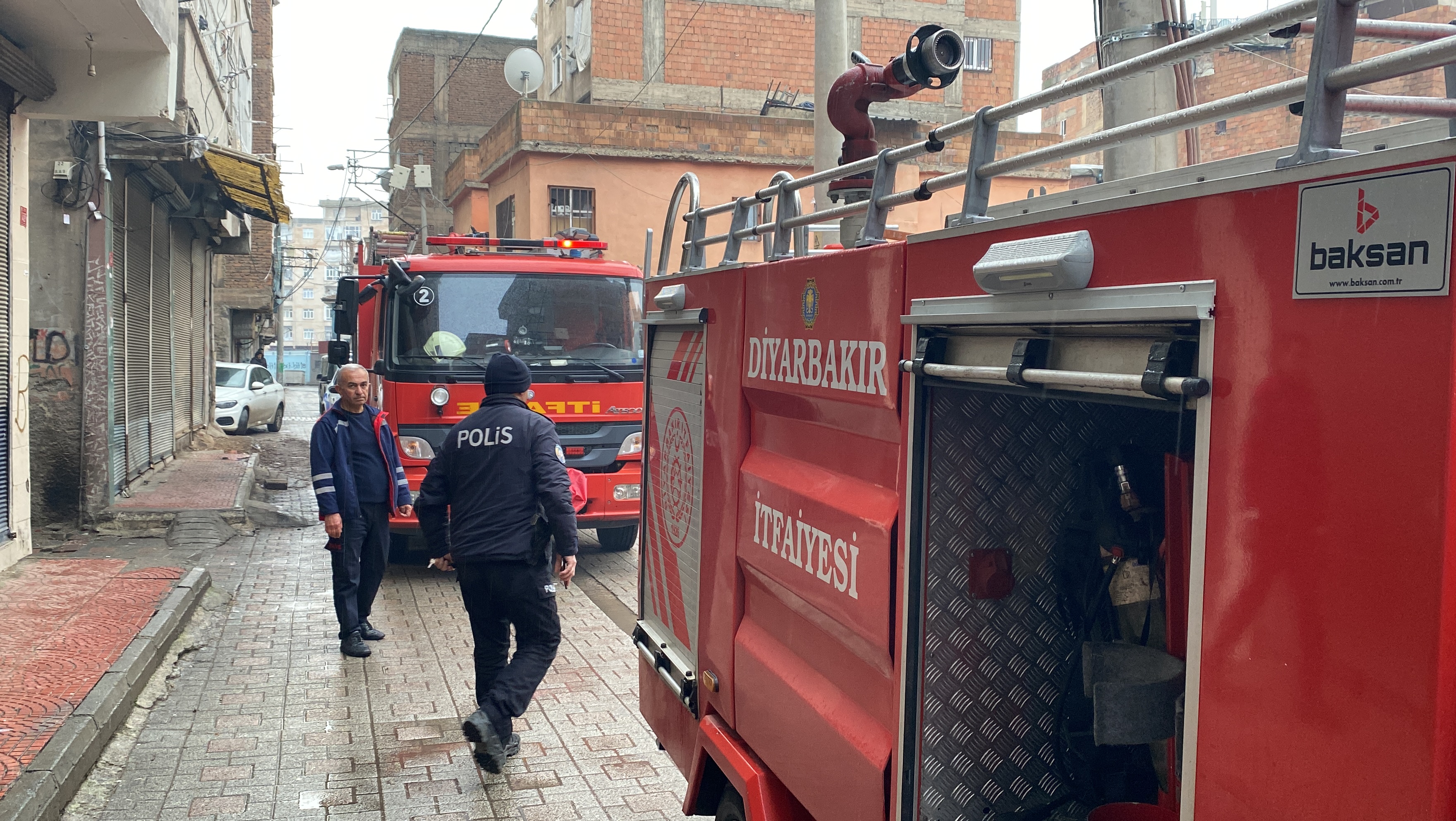 Diyarbakır'da korkutan yangın: 1 ölü