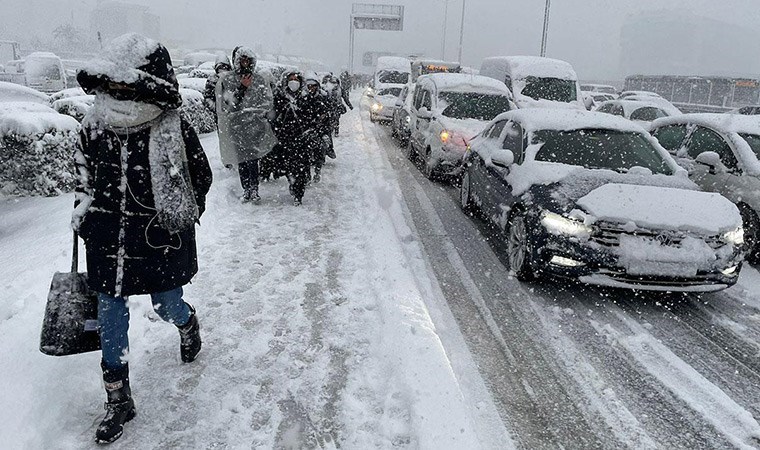 AKOM 'tarih vererek' uyardı: İstanbul'da kar yağışı bekleniyor!